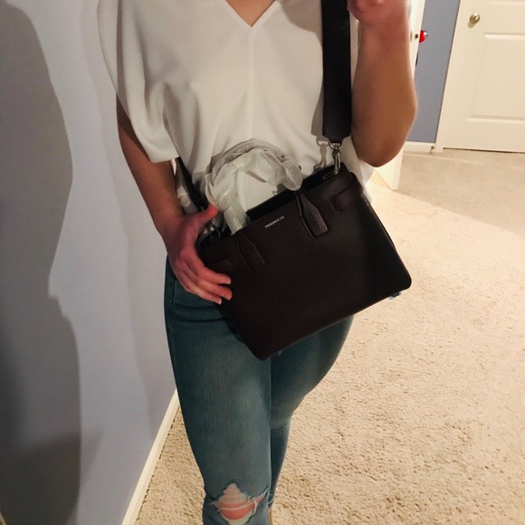 Sold on ♏️ NWT Burberry Mahogany Banner - Picture 7 of 8